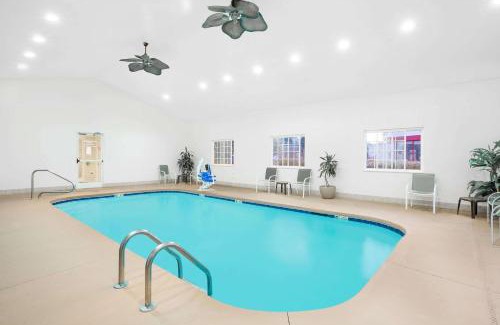 Beckley Hotel | Microtel Inn & Suites Beckley East
