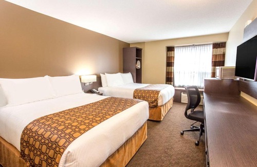 Whitecourt Hotel | Microtel Inn & Suites by Wyndham Whitecourt