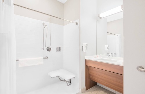 Binghamton Hotel | Microtel Inn & Suites By Wyndham Binghamton