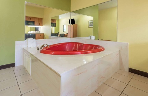Fort Worth Hotel | Microtel Inn & Suites by Wyndham Ft. Worth North/At Fossil