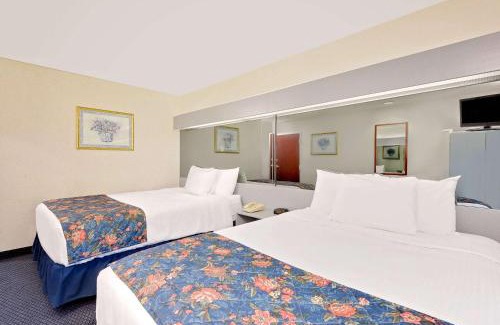 Maugansville Hotel | Microtel Inn & Suites by Wyndham Hagerstown by I-81