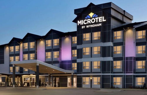 Estevan Hotel | Microtel Inn & Suites by Wyndham Estevan
