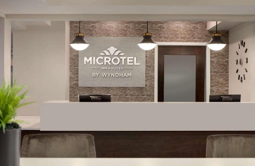 Estevan Hotel | Microtel Inn & Suites by Wyndham Estevan