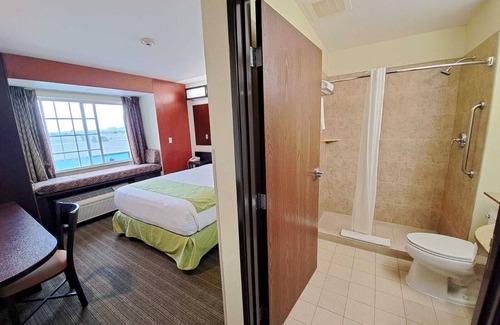 Toluca Hotel | Microtel Inn & Suites by Wyndham Toluca