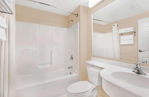 Hamburg Hotel | Microtel Inn & Suites by Wyndham Hamburg