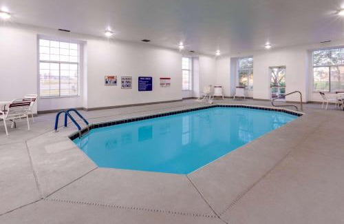 Sunbury Hotel | Microtel Inn & Suites by Wyndham Sunbury - Columbus North
