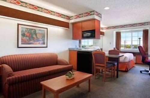 Pueblo Hotel | Microtel Inn & Suites by Wyndham Pueblo