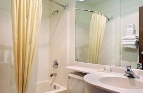 Pueblo Hotel | Microtel Inn & Suites by Wyndham Pueblo