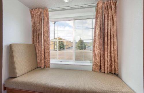 Raton Hotel | Microtel Inn & Suites