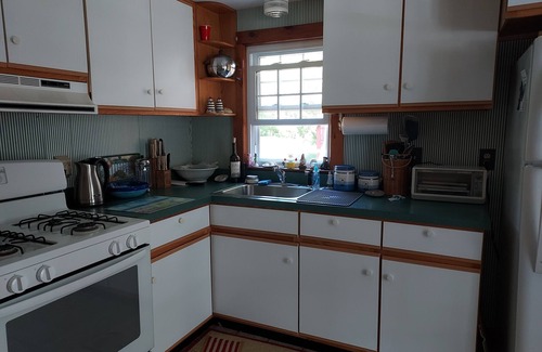 West Yarmouth House | Mid-Cape Cottage, Short Walk to the Beach