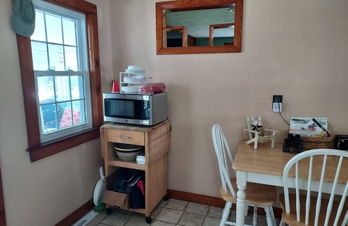 West Yarmouth House | Mid-Cape Cottage, Short Walk to the Beach