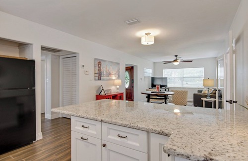 South Seminole Heights House | Mid Century 2 Bed, 1 bath Home located in Seminole Heights near Rivercrest Park