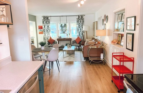 Golden Beach House | Mid-Century 2-Bedroom Charm - Beach, Pets, Fenced Yard in Fabulous Venice