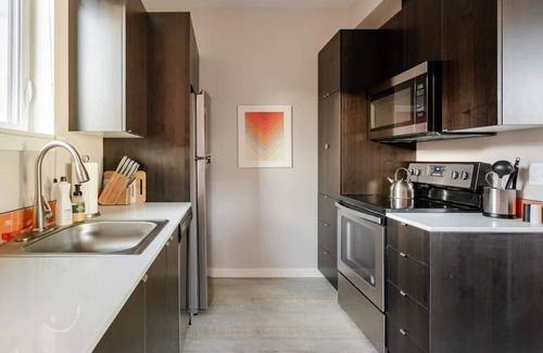 Ladd's Addition Apartment | Mid-Century Apartment on Hawthorne - Thrift & Eat
