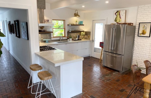 Santa Monica House | Mid-Century Bungalow with Private Beach Access Minutes from 30 A