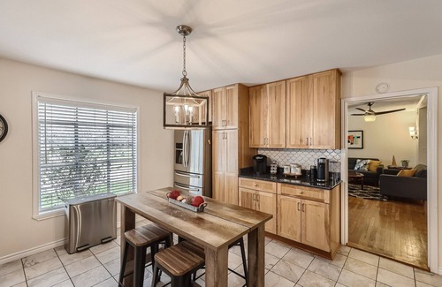 West San Antonio House | Mid Century Beauty by Medical Center