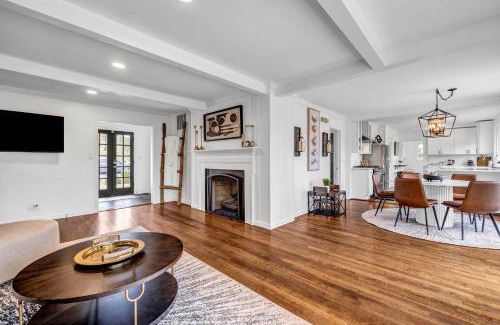 Buckhead House | Mid-Century Bungalow in the Heart of Buckhead!