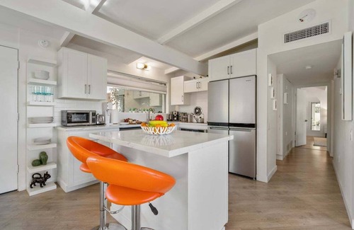 Palm Desert Condo | MID CENTURY CLASSIC walk to El Paseo! 2 Bed, 2 Bath. Best location in complex.
