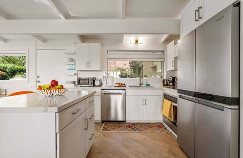 Palm Desert Condo | MID CENTURY CLASSIC walk to El Paseo! 2 Bed, 2 Bath. Best location in complex.