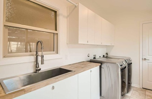 Georgetown House | Mid Century Cozy & Quiet Home-Walk to the Square!