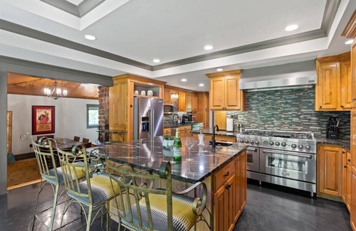 South Pittsburg House | Mid-Century Estate - Home/Loft - Hot Tub/Game Room