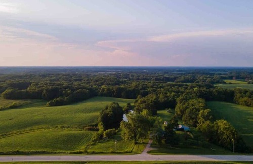 Plainview House | Mid-century Farmhouse- 35 acres- clean & quiet