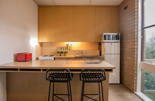 Geelong Apartment | Mid-century Gem - Geelong CBD