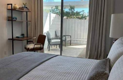 Magnesia Falls Cove Condo | Mid-century getaway in the heart of Rancho Mirage - Pet Friendly!