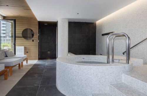 Brossard Condo | Mid-century getaway