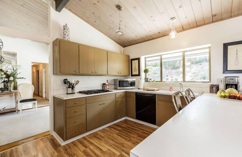 Belvedere Tiburon House | Mid-Century home with beautiful views, deck, & rear fenced-in patio