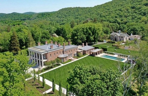 Garrison House | Mid-Century Hillside Estate for Your Exceptional Memories