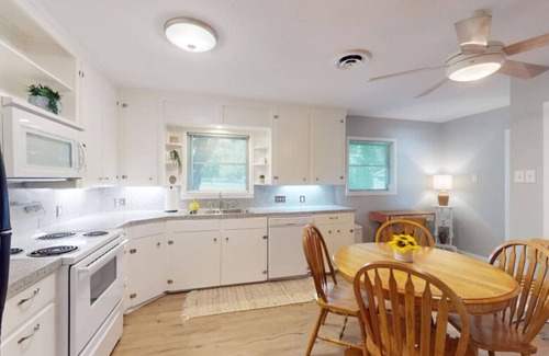 Navasota House | Mid-Century Home-Clean-Remodeled