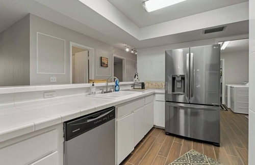 Lakeland Highlands House | Mid-Century Home with Pool in South Lakeland
