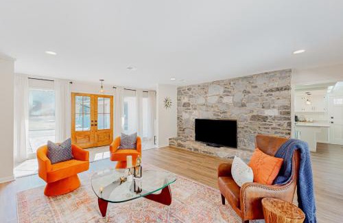 Calhoun House | Mid-Century in Calhoun