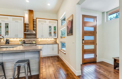 West Hills House | Mid Century Luxury Home; Westside; Walk Everywhere