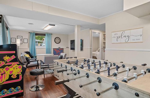 Rapid City House | Mid-Century Magic - HUGE Space