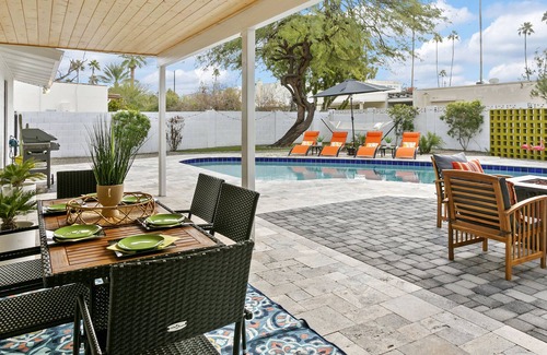 Scottsdale House | MID-CENTURY MARVEL: HEATED POOL + HAMMOCK + MORE