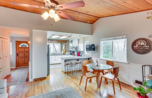 Crestline Cottage | Mid-Century Mod Cottage, Steps to Lake Gregory!