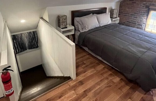 Latonia Apartment | Mid-Century Modern Apartment!