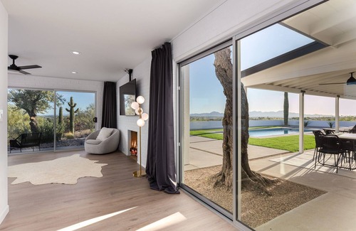 Tucson House | Mid-Century Modern Catalina Foothill Hideaway