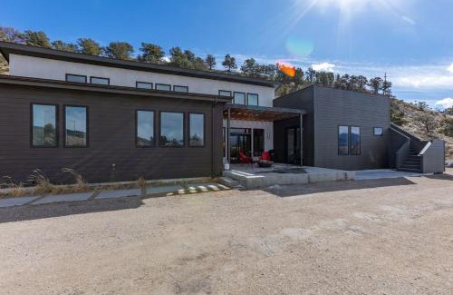 Salida House | Mid-century Modern Escape Hikingbiking Nearby!