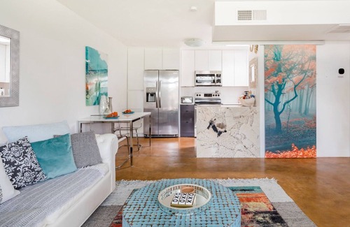 Camelback East Condo | *Mid Century Modern Foodie Paradise* Great Architecture, Design & Good Eats!