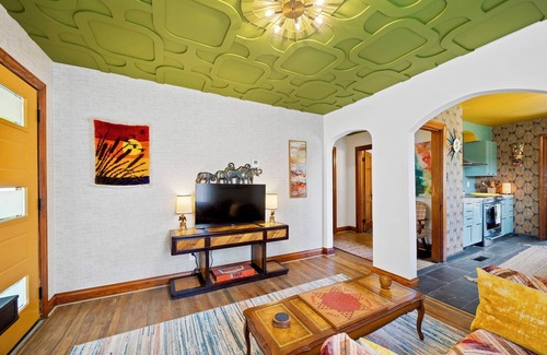 Poplar Level House | Mid-Century Modern Gem Pet-Friendly 2BR w/Deck