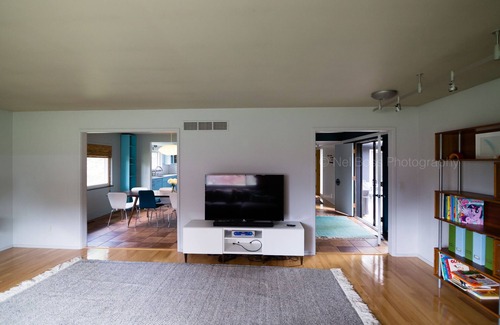 Bryant Pattengill East House | Mid Century Modern House: Beautiful, Spacious & Close To Stadium