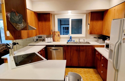 Colfax House | Mid-century Modern Home on the Hill - Stunning Sunsets