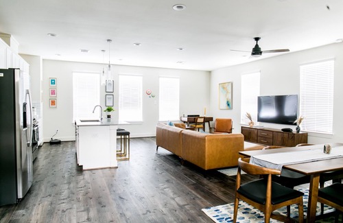 Northside House | Mid-Century Modern Home is 10 minutes from Downtown Houston