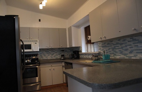 Kanab House | Mid-Century Modern Home with Attached Suite in Kanab, Utah. Vintage meets modern