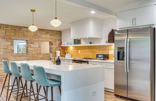 Finly Cottage | Mid-Century Modern Lake Cottage in Indiana!