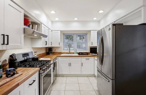 Morningside-Lenox Park House | Mid Century Modern Morningside VA Highland Emory