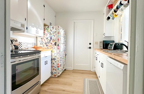 La Jolla Shores Cottage | Mid-Century Modern Oasis in La Jolla Shores: Steps to Beach, Fun for Families!